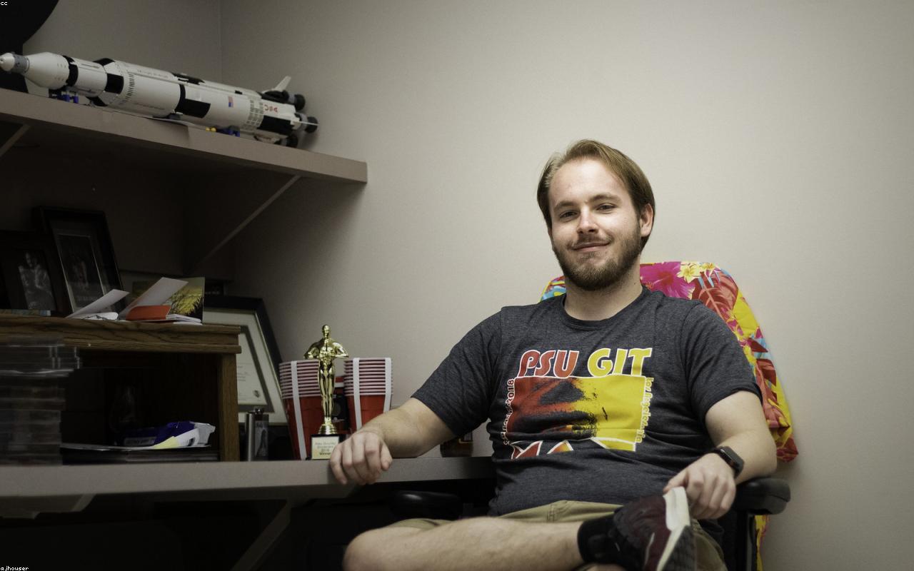 Travel intelligence dashboard with map and briefing materials